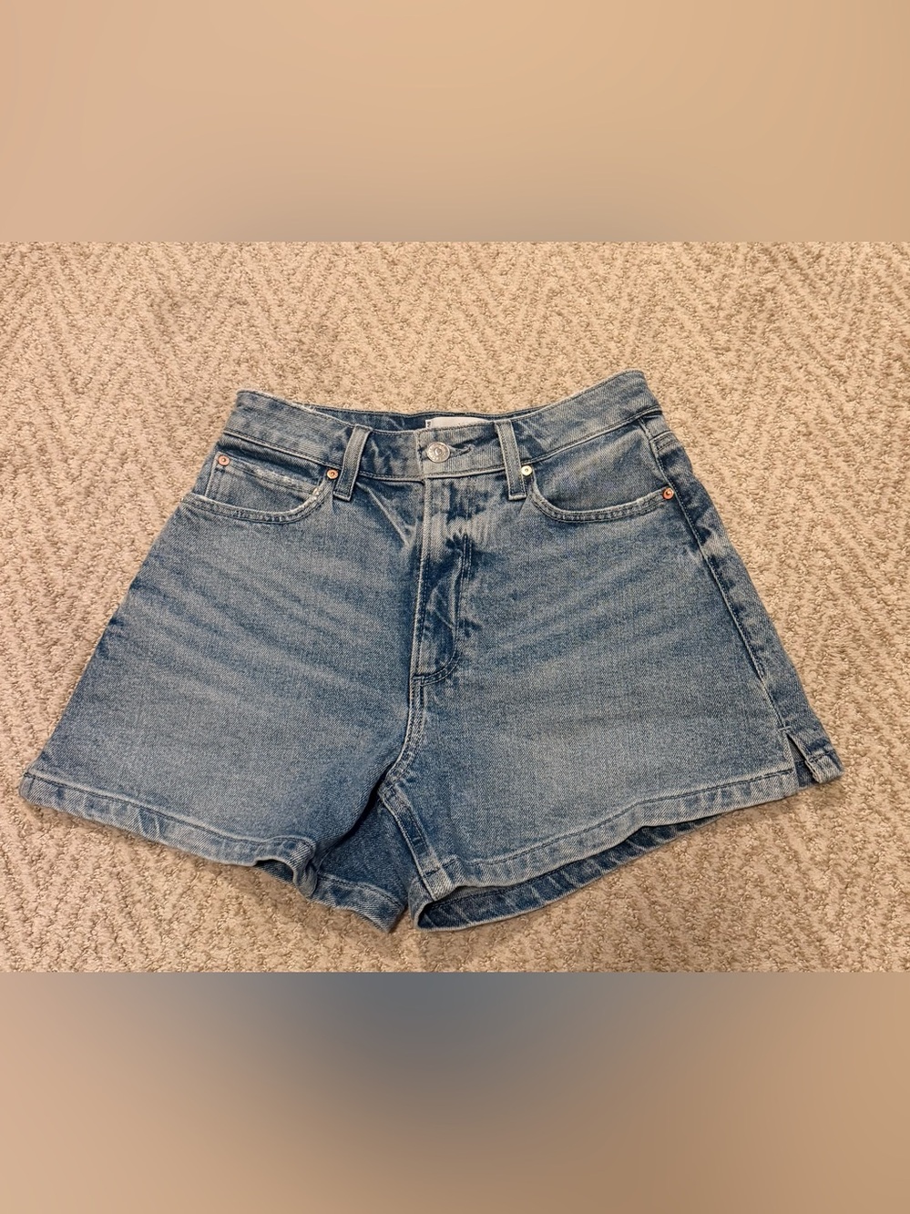 PAIGE Banti denim shorts in size 23.